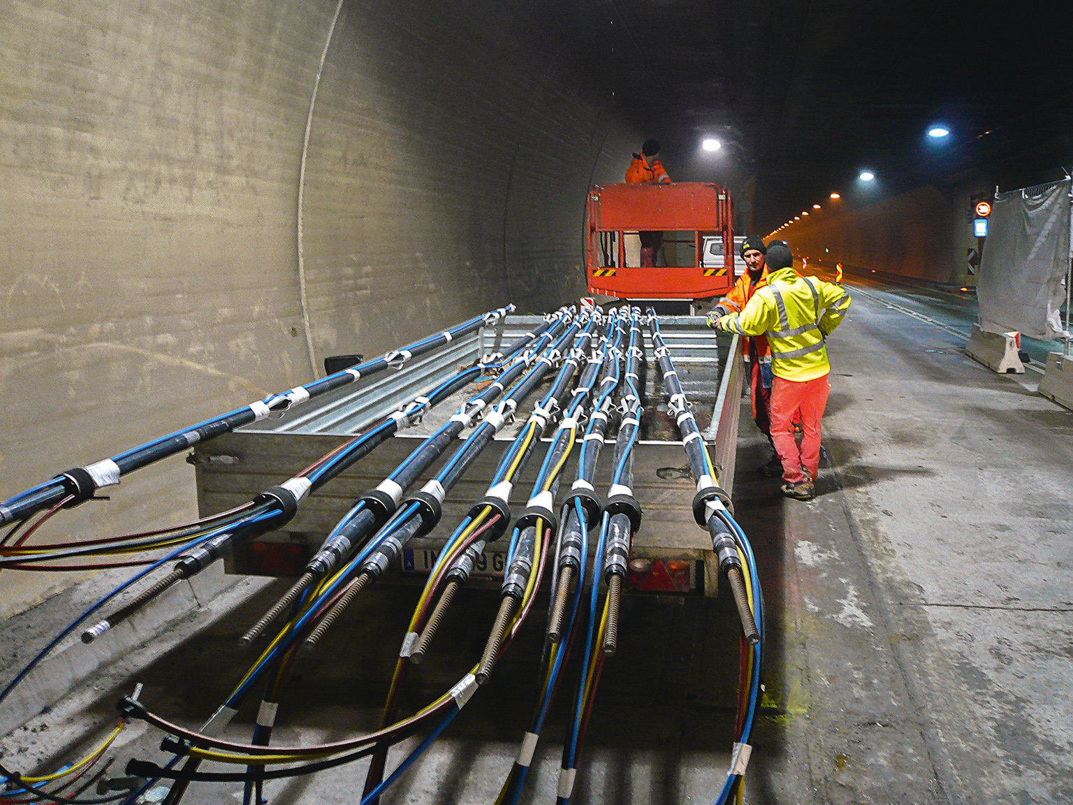 Innovative Rehabilitation of the Lermooser Tunnel using permanent DSI Anchors and DSI Inject Resins Innovative Rehabilitation of the Lermooser Tunnel using permanent DSI Anchors and DSI Inject Resins